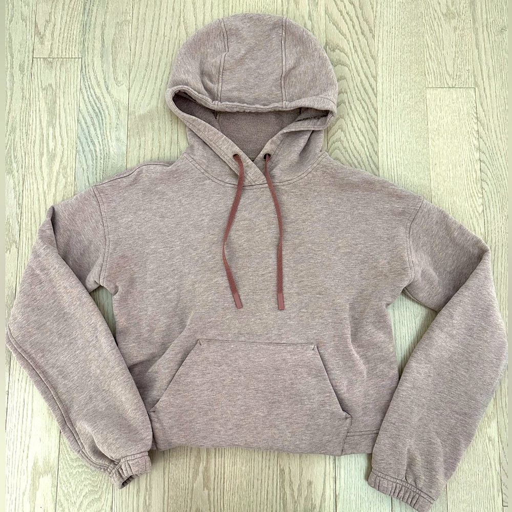 Lululemon X Barry’s light purple heather sweatshirt